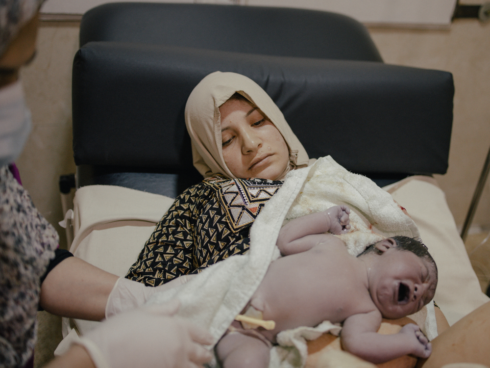 Newborn in Nablus MSF Hospital. Nanna Heitmann /MAGNUM PHOTOS 