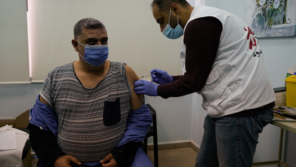 MSF medical mobile teams vaccinating Elderly people and frontline Healthcare workers in a nursing home in Tripoli.@ Mohamad Cheblak/MSF 