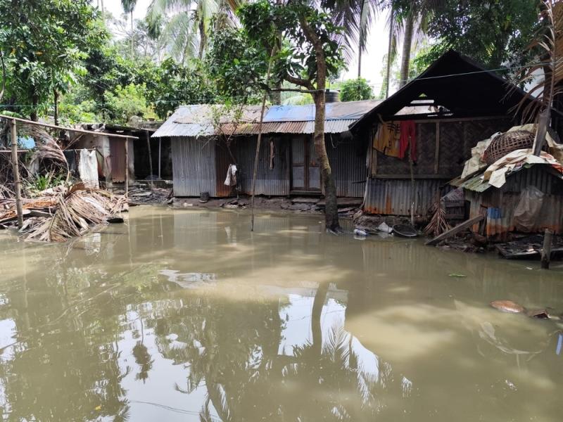 Memberikan sokongan perubatan dan sanitasi selepas banjir besar di Bangladesh