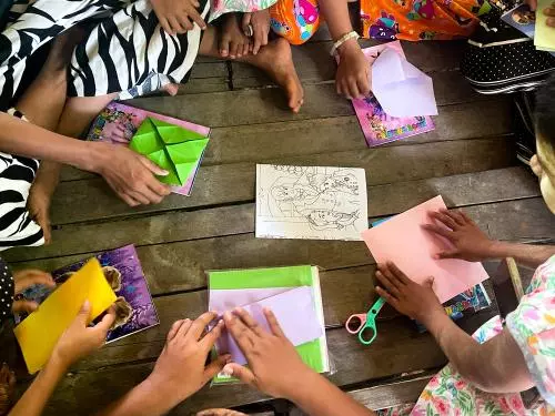 Sa kabila ng mga labi: Ang kalusugang pangkaisipan at ang mga psychosocial na pangangailangan pagkatapos ng lindol sa Myanmar