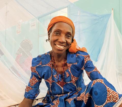 Portrait of the mother of Awa Mohammad (2) who was admitted in the District Hopsital of Magaria, that is supported by MSF in pediatrics and malnutrition, with Malaria and dermatological issues as well as malnutrition.