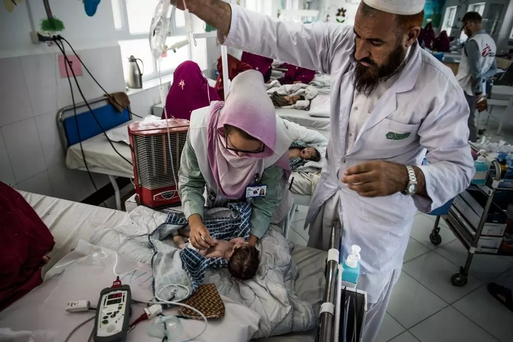 MSF nurse, Samantha Hardeman, at the neonatal intensive care. Photo:Kadir Van Lohuizen/Noor 