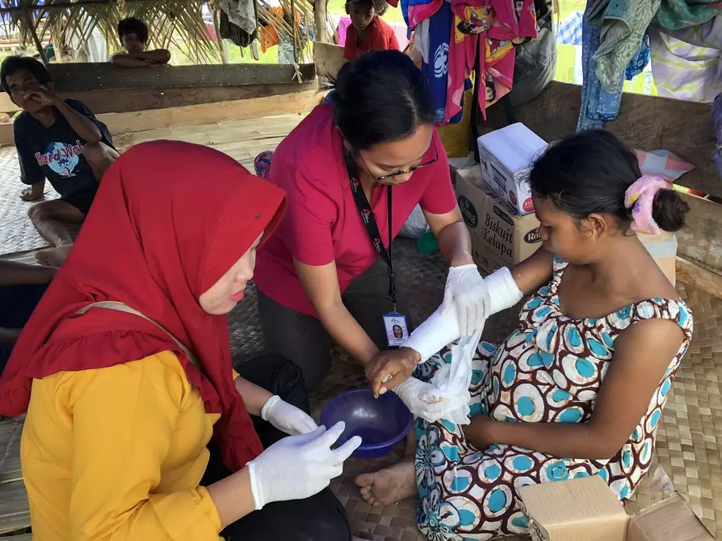 Due to the local Puskesmas (community health clinic) building which was damaged by the earthquake, people were unable to access health services as usual. MSF colleagues worked together with the local Health Office to carry out care services at one IDPs camp, South Dolo Subdistrict, Sigi District in South Sulawesi.