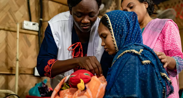 Christine Akoth is a Kenyan midwife. She led maternity services in MSF primary health centres in Jamtoli and Hakimpara, Cox’s Bazar, Bangladesh. © Anthony Kwan/MSF