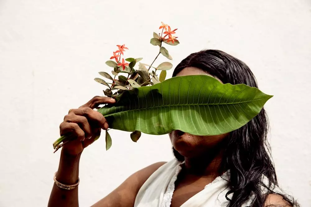 Nanette poses for a portrait in Bangui, CAR, on 11th December 2020. Adrienne Surprenant / Collectif ITEM