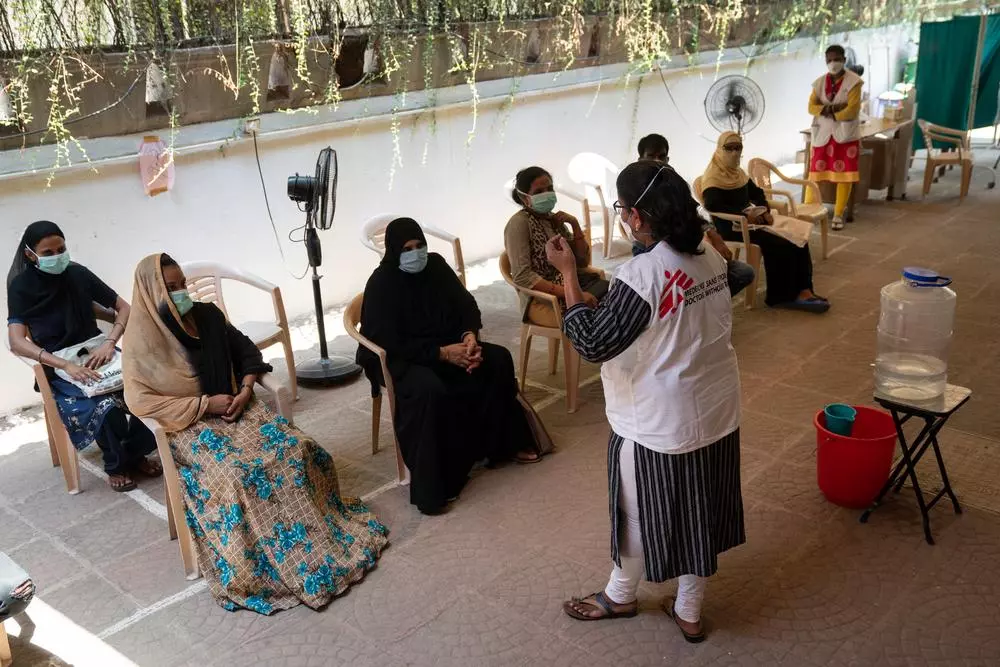 Educational talk at the Doctors Without Borders independent clinic in Mumbai, India