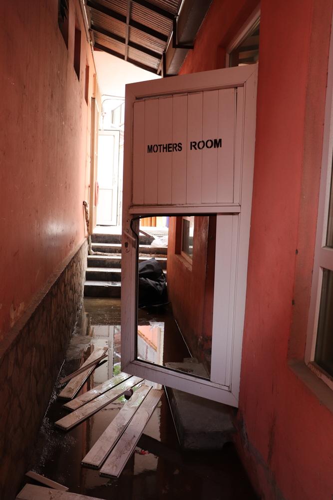 Entrance to the mother's room