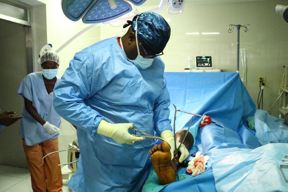 Xavier Kernizan, an MSF orthopedic surgeon, in the operating room at L'Hopital Saint Antoine in Jeremie. In less than a week, the MSF surgical team has treated 54 patients for injuries from the earthquake, many of whom come from the surrounding region. 