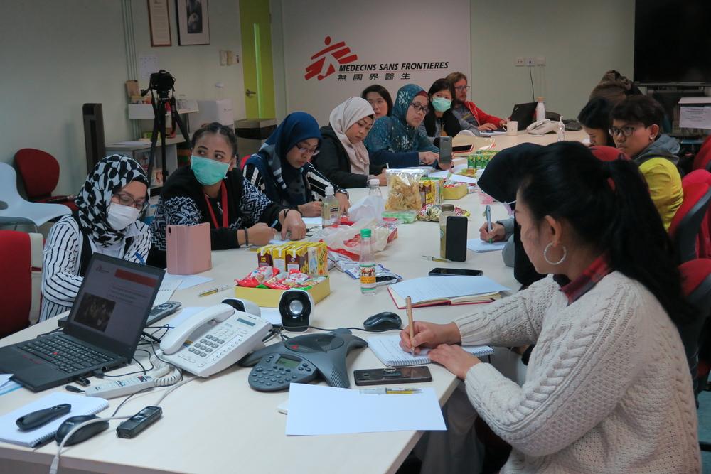 MSF health promotion team in Hong Kong has conducted “training of trainers” session for the Filipinos and Indonesian domestic workers. The domestic workers had learnt the knowledge of the COVID-19, prevention measures and simple coping mechanisms as part of psychological first aid.