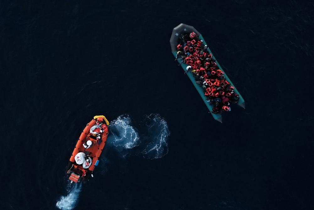 MSF teams arrived on time to carry out the rescue of a rubber boat with 95 people on board safely on the evening of 23rd of October. Mediterranean Sea, 2021. © Filippo Taddei/MSF 