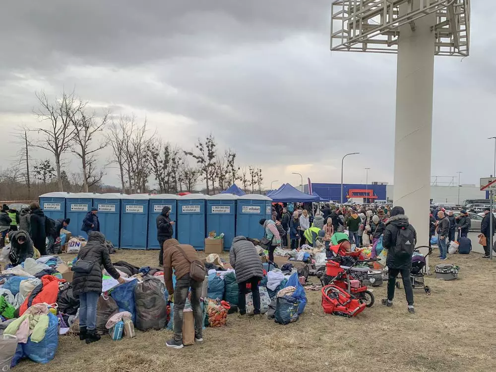 View of clothes and food donating point at the Polish border town of Medyka where Ukrainians have been arriving, fleeing their homes in the wake of the conflict. Poland, 28 February, 2022. © MSF 