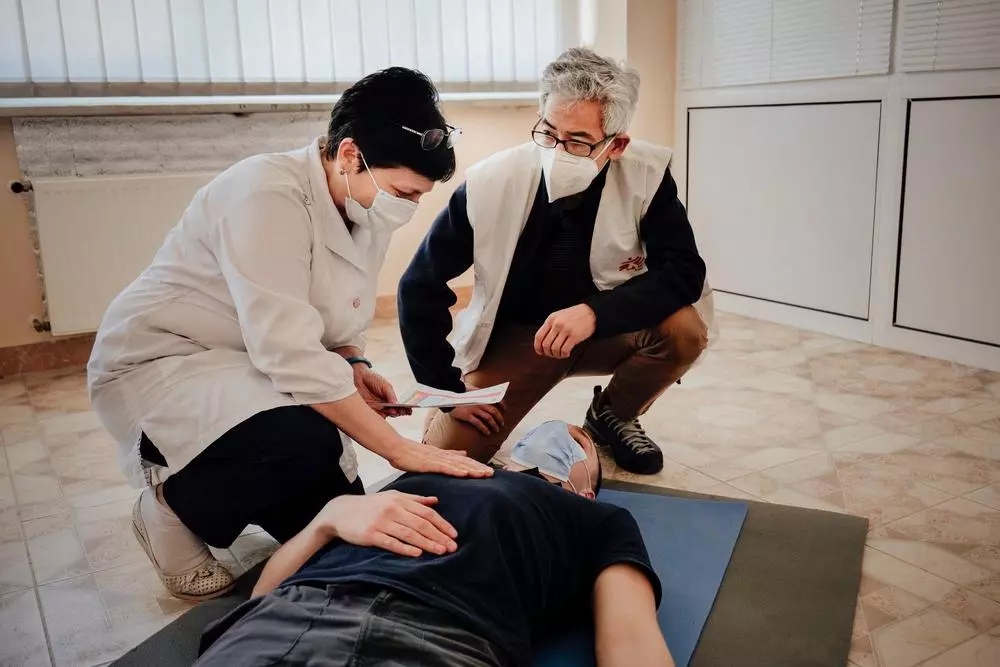 View of a training to manage mass influx of wounded given by MSF Staff Edward Chu, Advisor for Emergency Medicine, and Joachim Gruber, medical doctor in a hospital in Lviv.