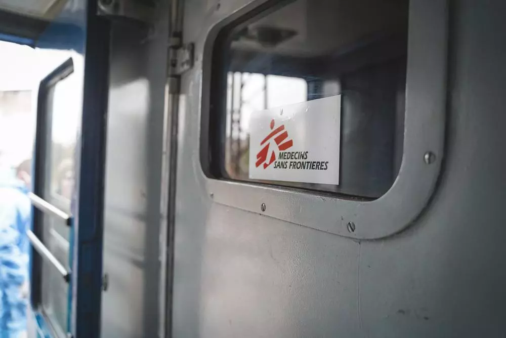 MSF did its first medical train referral on a 2-carriage train converted specifically