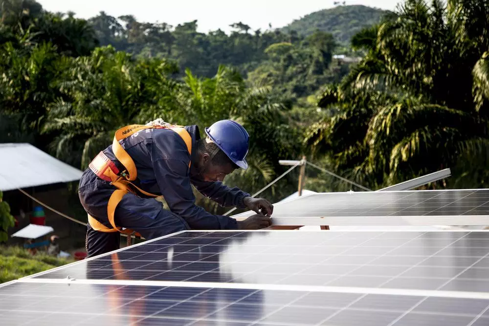 MSF has settled a solar panel system at the General Hospital of Kigulube in Sud Kivu to give autonomy to the health structure for the next 20 years.