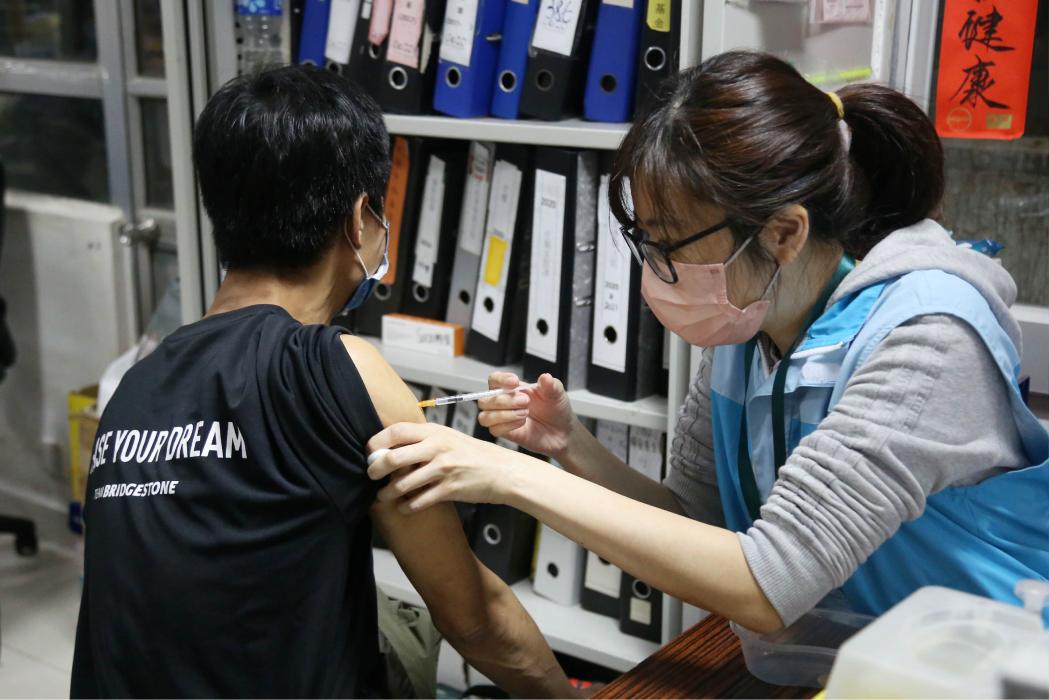 MSF team provides free medical consultation and vaccination for vulnerable groups such as the elderly and people experiencing homelessness in Hong Kong