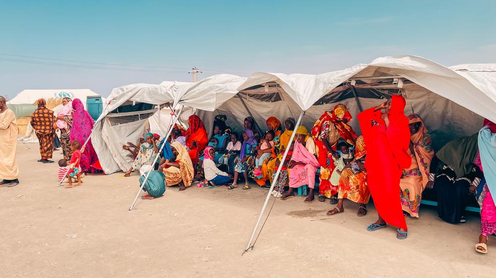 Patients wait for medical checkup at Doctors Without Borders clinic in Ajwal Refugees Camp. Sudan, July 2023. © Ahmad Mahmoud/MSF 