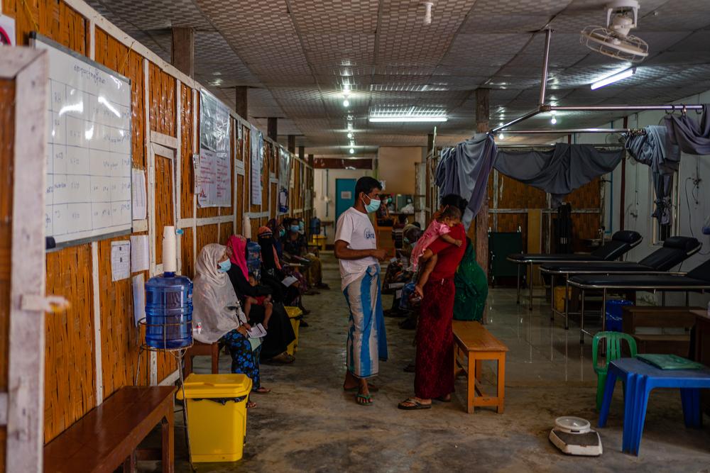 Reproductive healthcare patients wait to be seen in Doctors Without Borders (MSF)’s clinic in Sin Thet Maw village in Pauktaw township. Myanmar, March 2022. © Ben Small/MSF