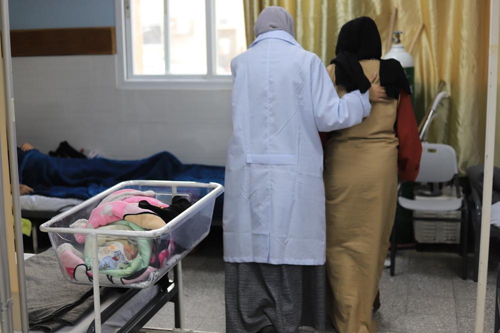 The war in Gaza has severely disrupted access to maternal health, leaving mothers and children without vital health care. Palestinian Territories, January 2024. © Mariam Abu Dagga/MSF