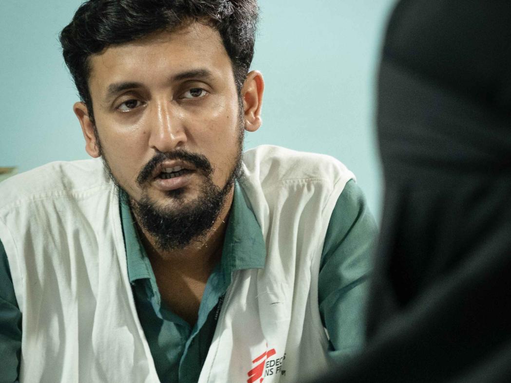 Taraqul Islam is a counsellor educator working at MSF’s Jamtoli clinic at the Rohingya refugee camp in Ukhiya, Cox’sbazar, Bangladesh. He provides counselling to patients suffering from Hep C.