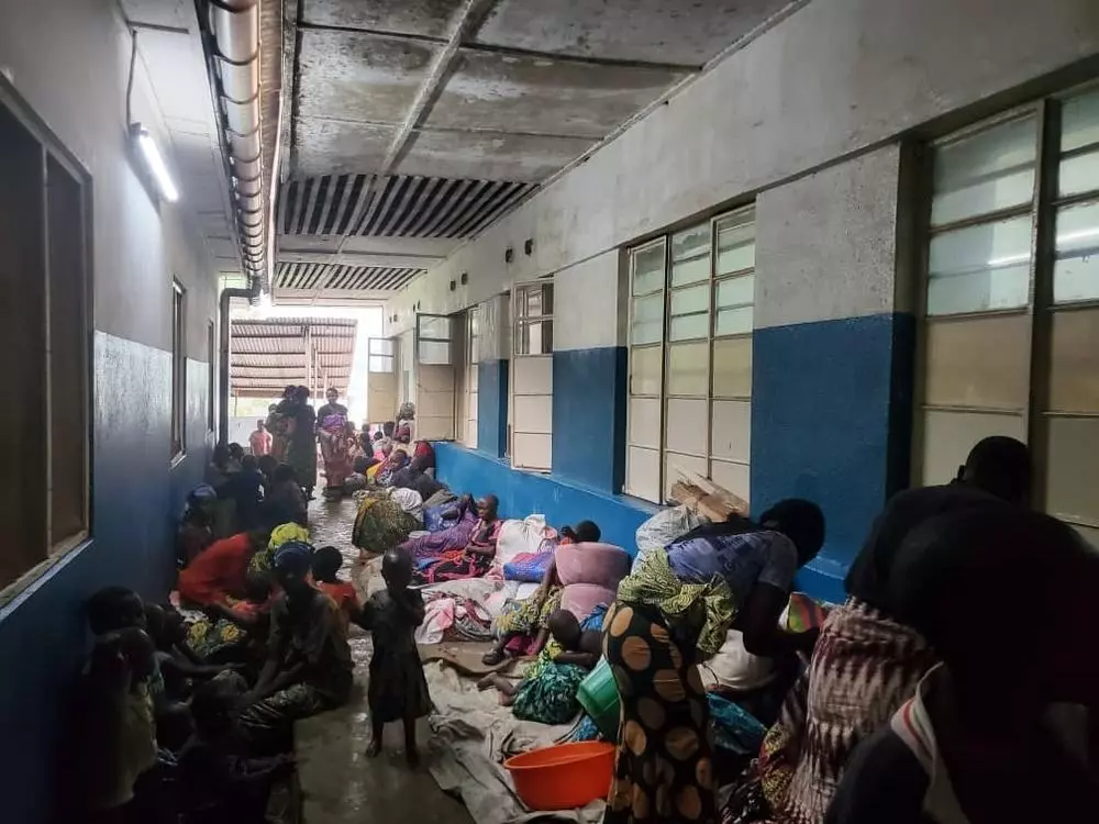 Influx of displaced people to the Masisi general referral hospital, supported by MSF.