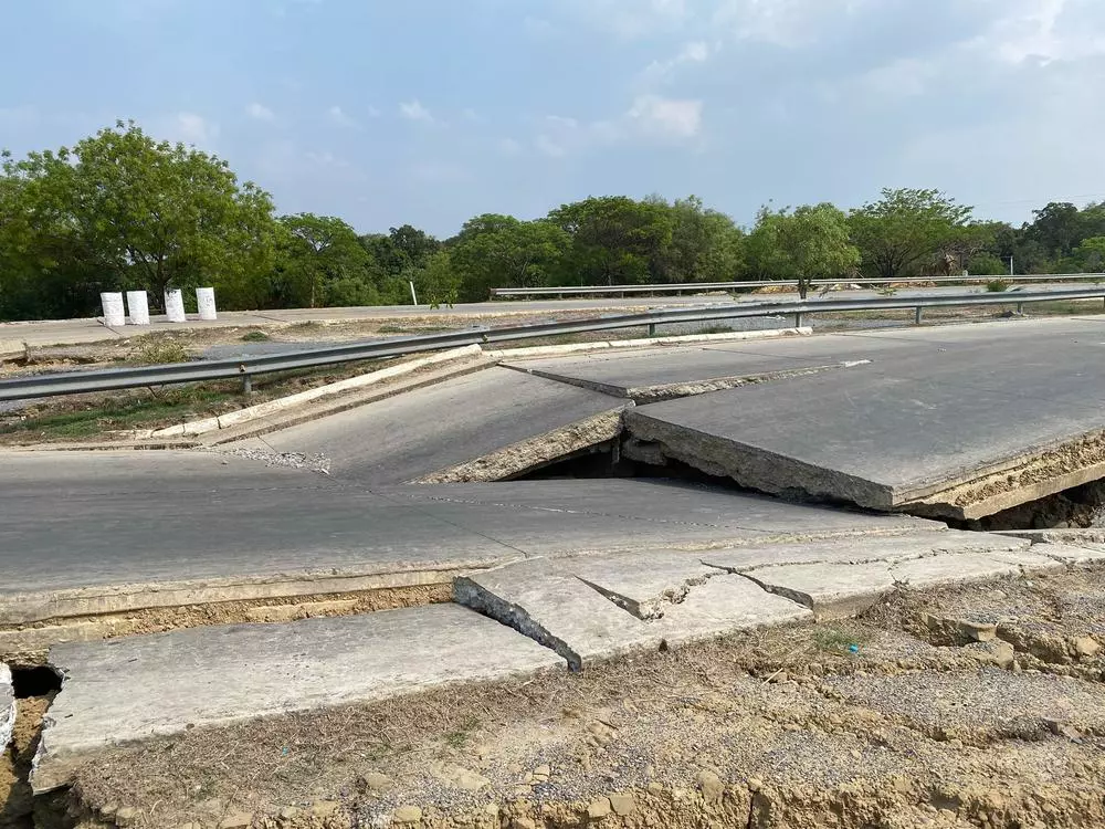 The express road connecting Mandalay to Sagaing was cracked by the earthquake on 28 March 2025. Parts of it are now unusable.