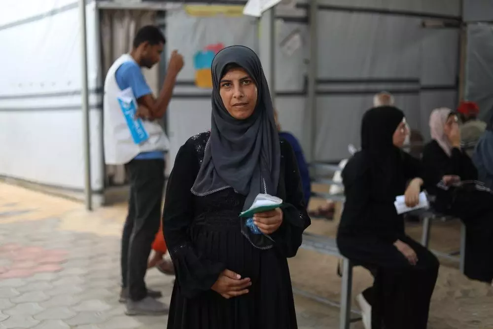 A pregnant and malnourished patient at MSF’s health centre in Gaza, Palestine