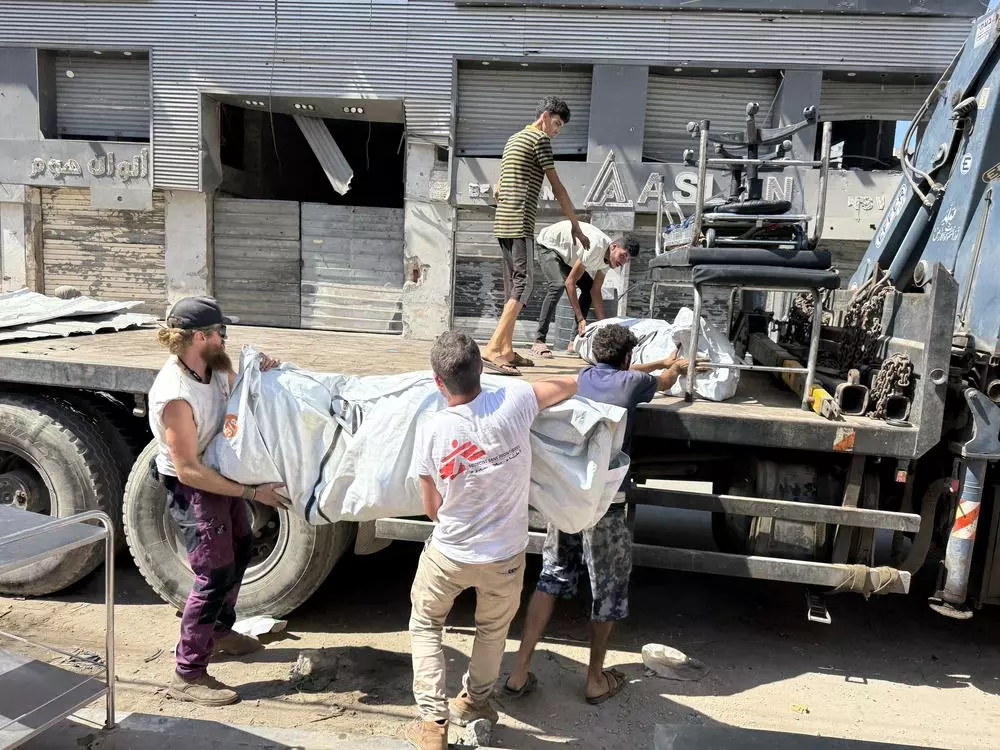 2024年6月，加沙市希法（Al-Shifa）社区、无国界医生诊所附近的建筑物被毁。© MSF