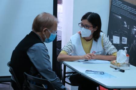 Hong Kong: Doctors Without Borders collaborates with local NGOs to support vulnerable groups during the Omicron wave