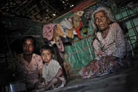 Myanmar: 17 Rohingya killed in capsized boat
