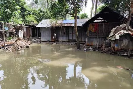 Memberikan sokongan perubatan dan sanitasi selepas banjir besar di Bangladesh