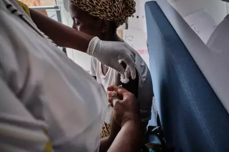 Babala ng Doctors Without Borders: Krisis ng nakabinbing muling pagdaragdag sa Global Fund, banta sa ilang dekada ng pag-unlad ng pakikibaka sa HIV, TB, at malaria 